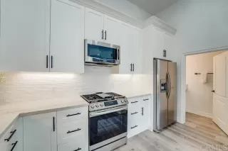 Photo #1: PTP2404423 Listing