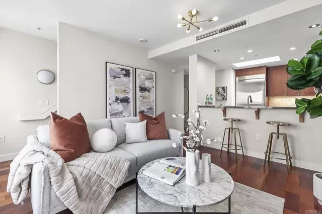 MLS: PTP2404436 Condo For Sale