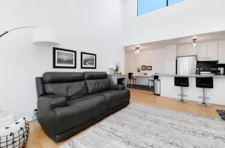 Photo #1: PTP2404608 Listing