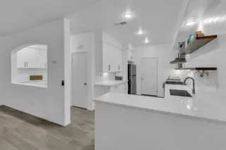 Photo #2: PTP2404660 Listing