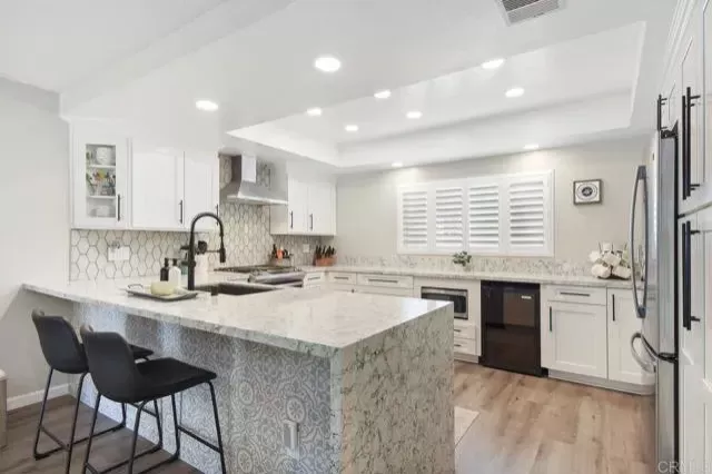 MLS: PTP2404921 Condo For Sale