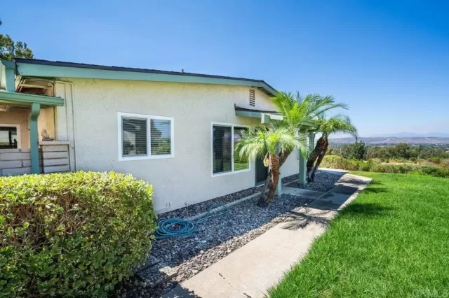 MLS: PTP2404926 Condo For Sale