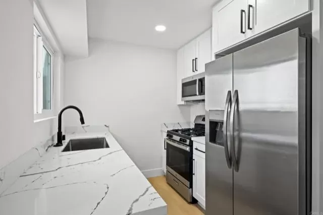 MLS: PTP2405463 Condo For Sale