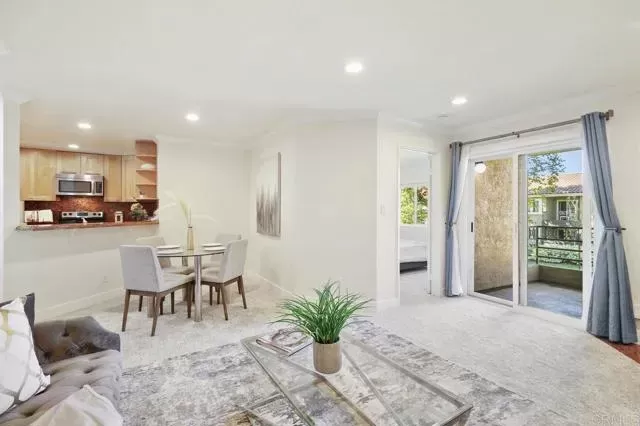 MLS: PTP2405610 Condo For Sale