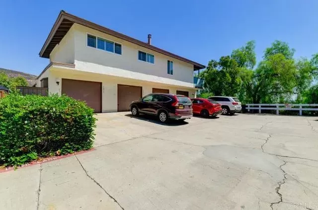 MLS: PTP2405714 Condo For Sale