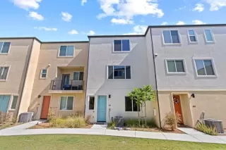 Photo #1: PTP2405898 Listing