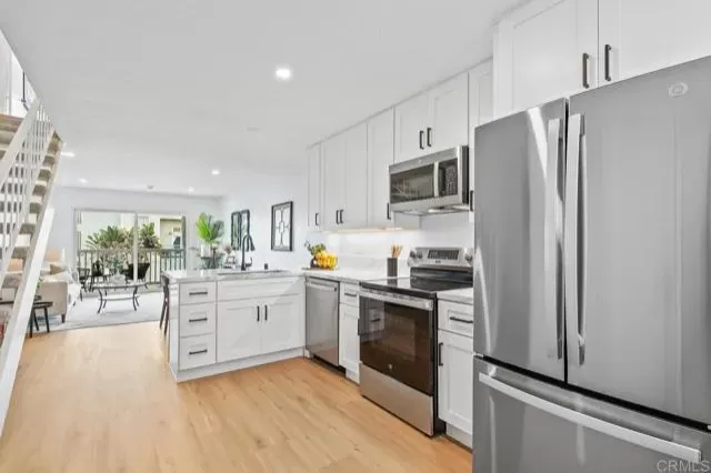 MLS: PTP2405979 Condo For Sale