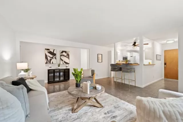 MLS: PTP2406157 Condo For Sale