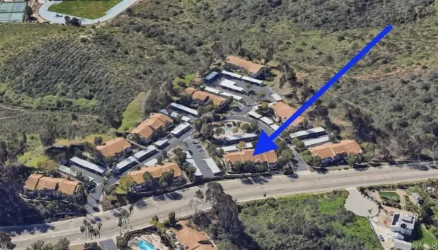 MLS: PTP2406490 Condo For Sale