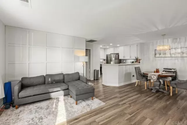 MLS: PTP2406640 Condo For Sale