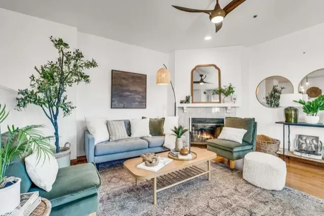 MLS: PTP2406747 Condo For Sale