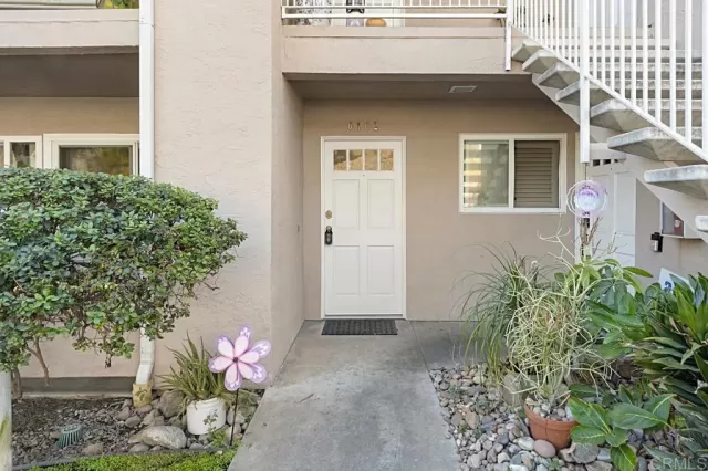 MLS: PTP2406844 Condo For Sale