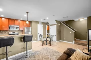 Photo #3: PTP2406881 Listing 