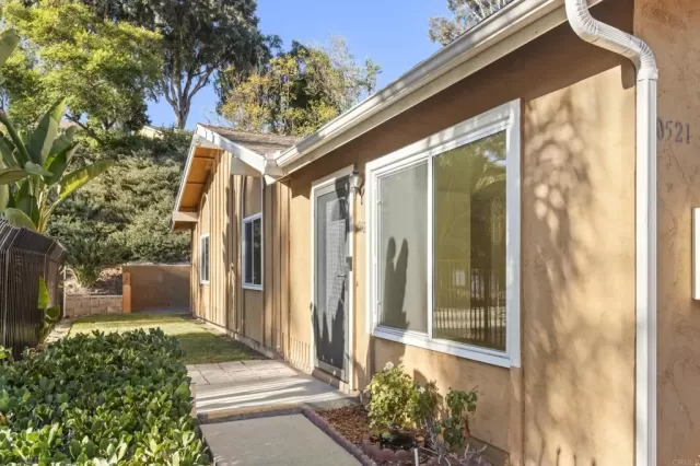 MLS: PTP2407050 Condo For Sale