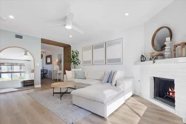 MLS: PTP2407135 Condo For Sale