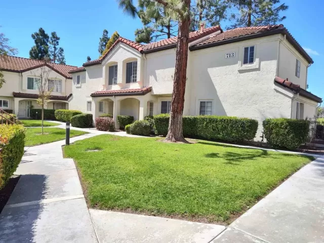MLS: PTP2407522 Condo For Sale