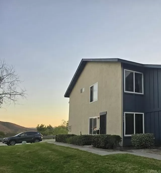 MLS: PTP2407629 Condo For Sale