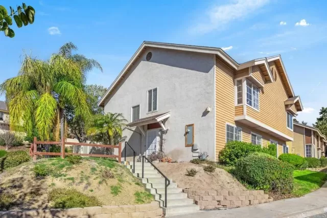 MLS: PTP2407696 Condo For Sale