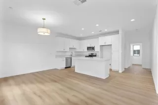 Photo #3: PTP2500569 Listing 