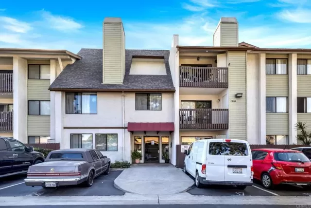 MLS: PTP2500597 Condo For Sale