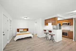 Photo #4: PTP2500862 Listing
