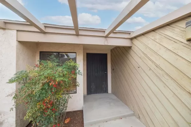 MLS: PTP2501033 Condo For Sale