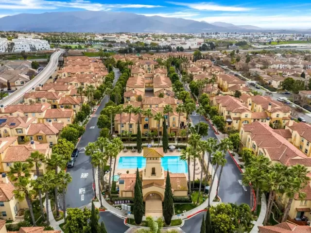 MLS: PTP2501077 Condo For Sale