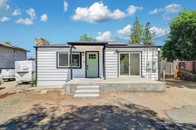 MLS: PTP2501265 Condo For Sale