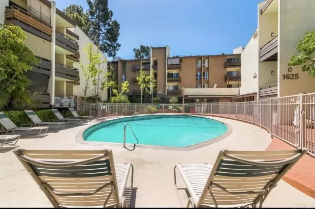 MLS: PTP2501519 Condo For Sale