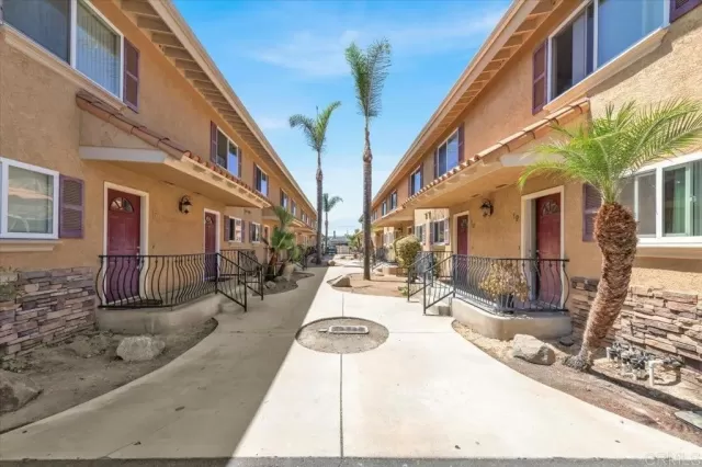 MLS: PTP2501564 Condo For Sale