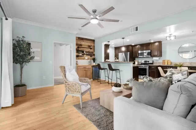 MLS: PTP2501622 Condo For Sale