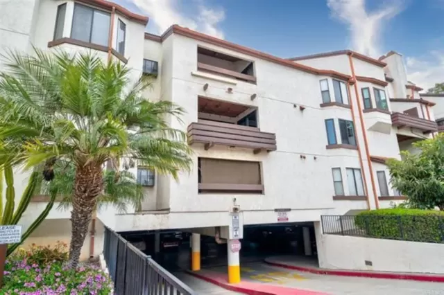 MLS: PTP2501899 Condo For Sale