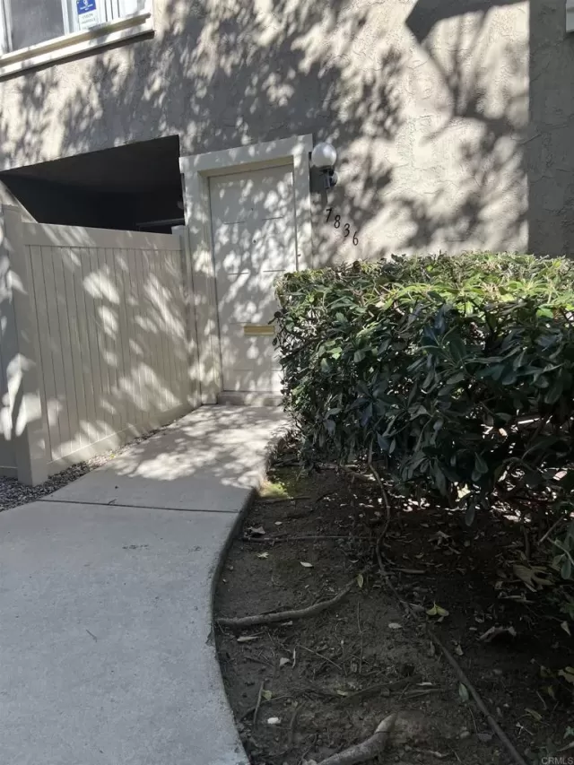 MLS: PTP2501927 Condo For Sale