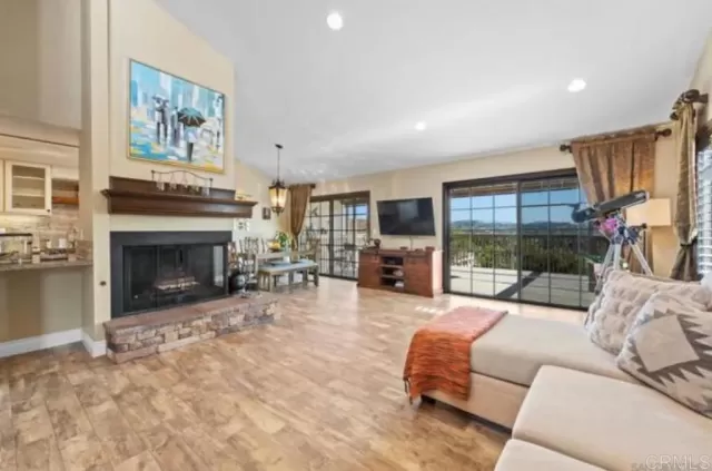 MLS: PTP2501946 Condo For Sale