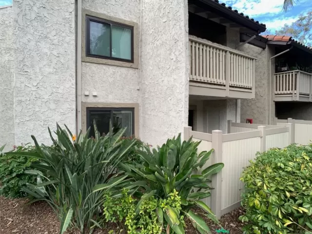 MLS: PTP2501958 Condo For Sale