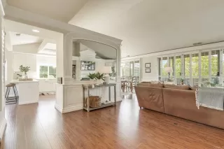 Photo #2: PTP2502068 Listing