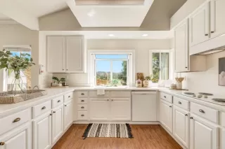 Photo #5: PTP2502068 Listing