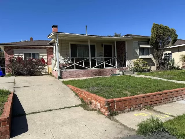 MLS: PTP2502091 Condo For Sale