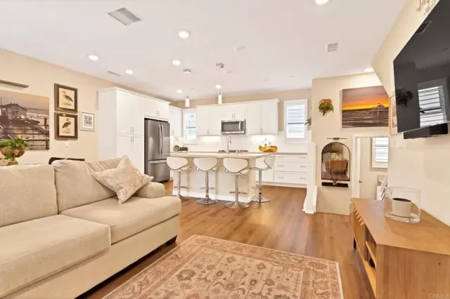 MLS: PTP2502146 Condo For Sale