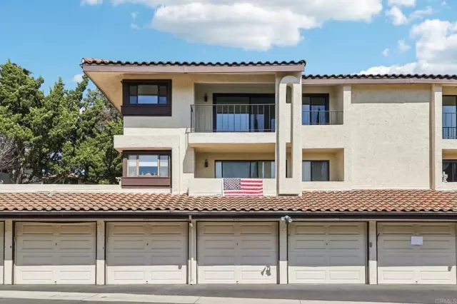 MLS: PTP2502652 Condo For Sale