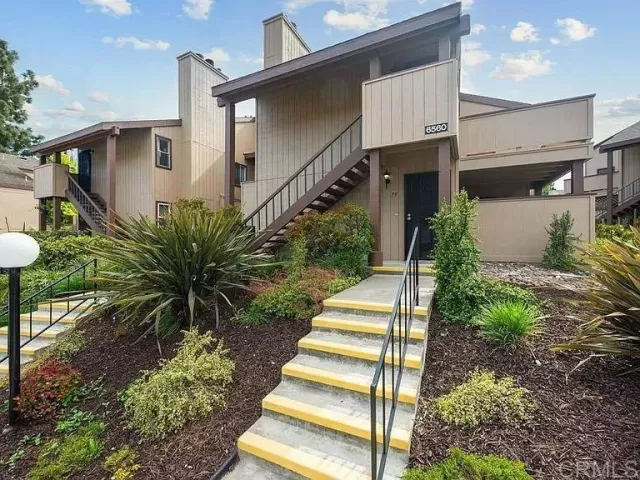 MLS: PTP2502666 Condo For Sale