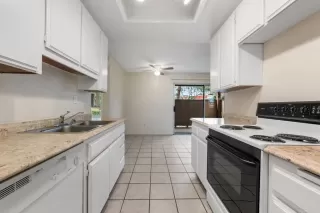 Photo #6: PTP2502666 Listing