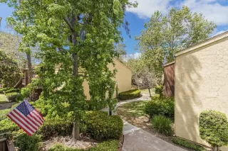 Photo #1: PTP2502703 Listing