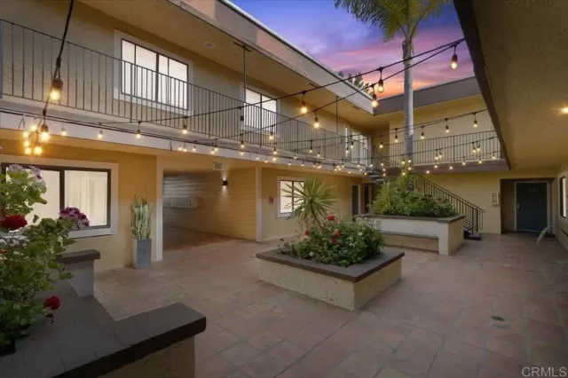 MLS: PTP2502739 Condo For Sale