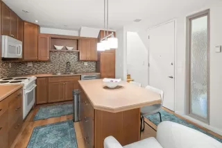 Photo #2: PTP2502783 Listing