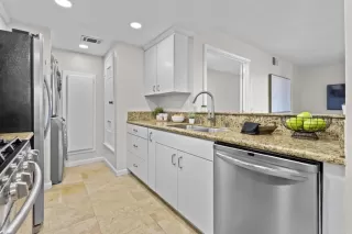 Photo #4: PTP2502845 Listing