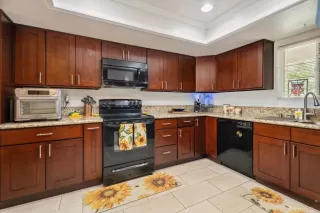 Photo #4: PTP2503300 Listing