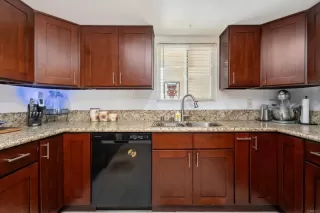 Photo #5: PTP2503300 Listing