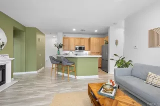 Photo #4: PTP2503467 Listing