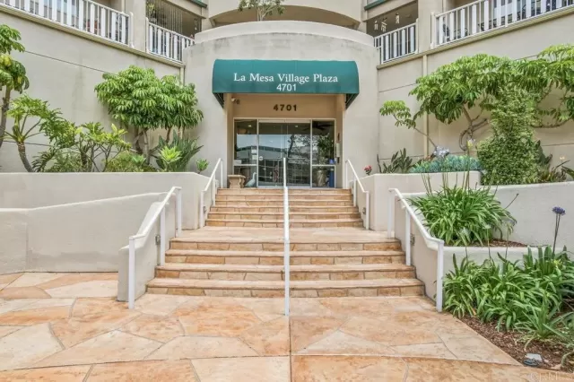 MLS: PTP2504126 Condo For Sale